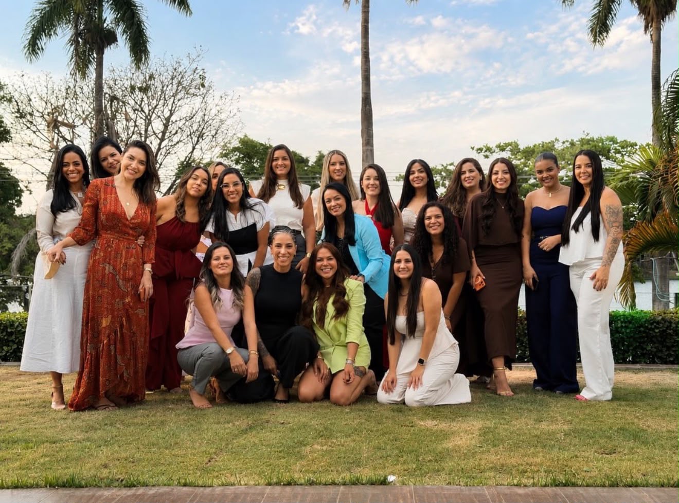 Grupo de empresárias reunidas
